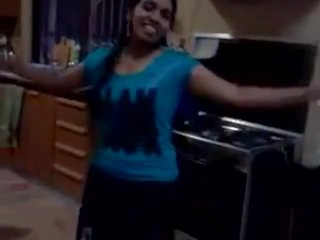 Élite southindian lassie danse pour tamil song et ex