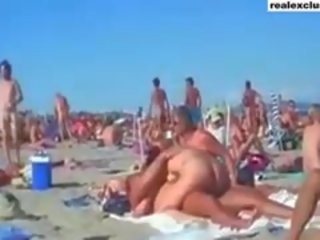 Viešumas nuogas paplūdimys svingeris seksas filmas filmas į vasara 2015