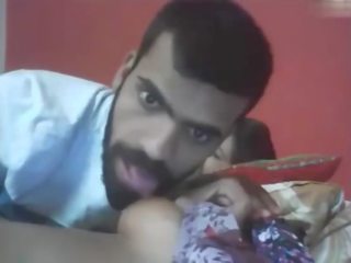 Warga india dua montel kanak-kanak perempuan dengan bertuah bloke webcam - wowmoyback